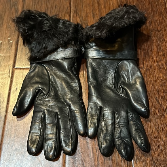 Banana republic lamb shearling trimmed leather gloves - Picture 2 of 5